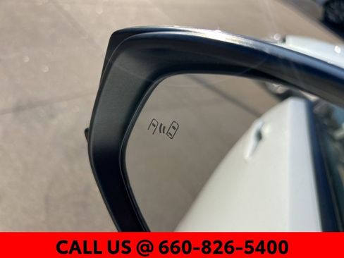 Used 2024 Toyota Prius LE image 10