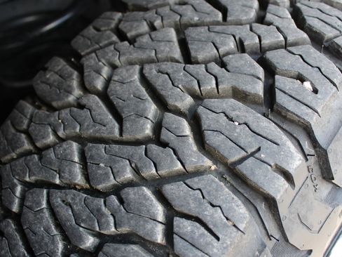 Used 2024 RAM 2500 Tradesman w/ Chrome Appearance Group image 39