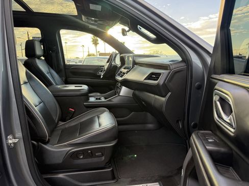 Used 2021 Chevrolet Suburban Premier w/ Premium Package image 31