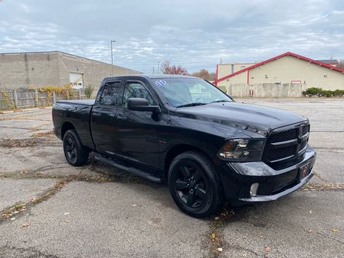 Used 2017 RAM 1500 Express w/ Black Ram 1500 Express Group image 7