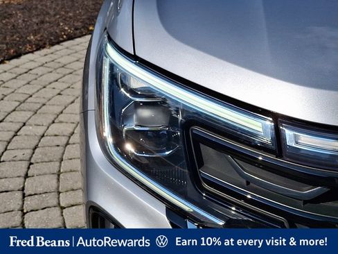 Certified 2024 Volkswagen Atlas Cross Sport SE AWD/4WD image 13