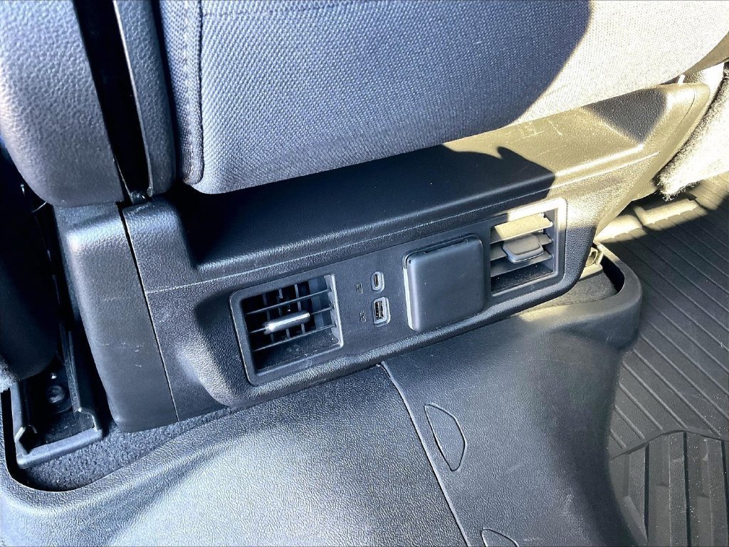 Used 2022 Chevrolet Silverado 1500 LT AWD/4WD image 26