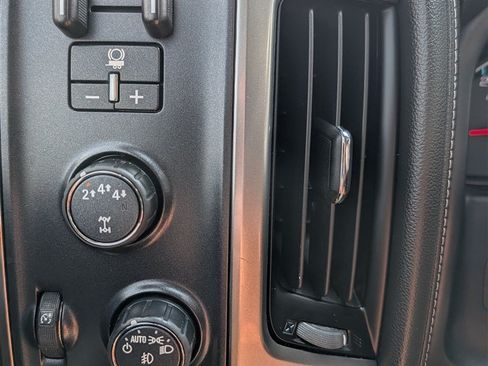 Used 2019 Chevrolet Silverado 2500 LTZ w/ Duramax Plus Package AWD/4WD image 28