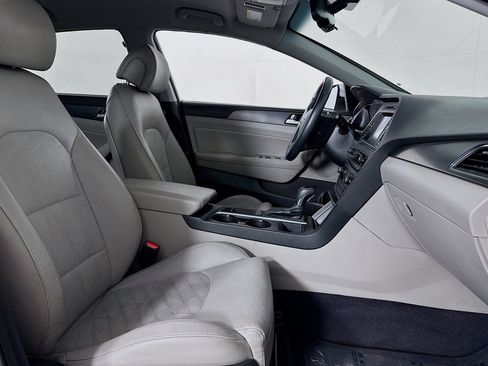 Used 2016 Hyundai Sonata Sport w/ Option Group 02 image 7