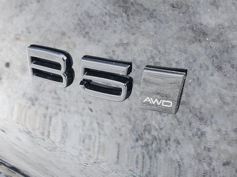 New 2026 Volvo XC40 B5 Ultra w/ Protection Package Premier image 8