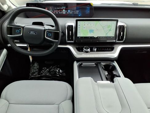 New 2026 Ford Expedition Max Platinum w/ Platinum Ultimate Package AWD/4WD image 19