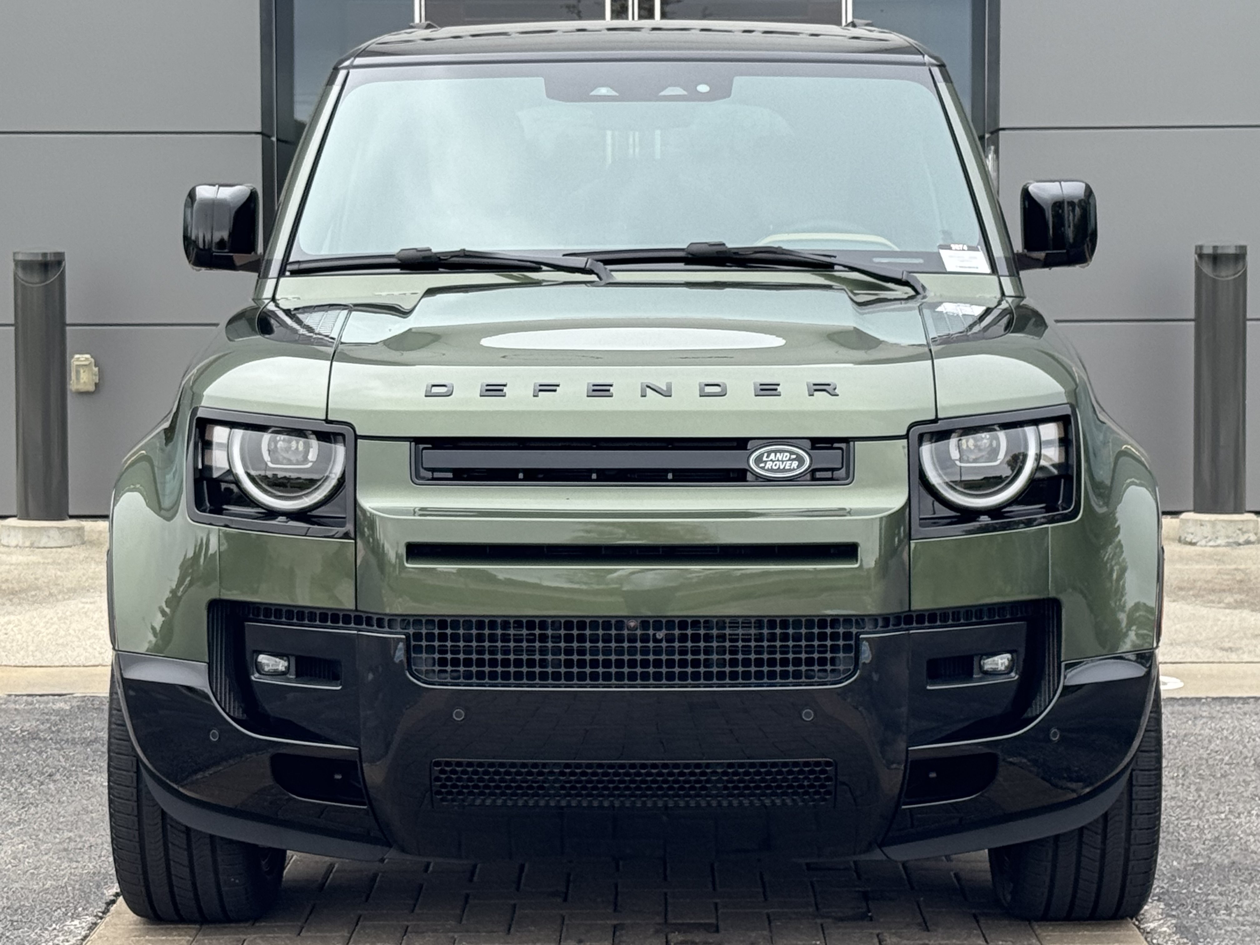 New 2026 Land Rover Defender 110 X-Dynamic SE AWD/4WD image 8