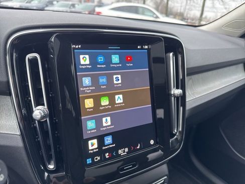 Used 2025 Volvo XC40 B5 Core w/ Protection Package Premier image 13