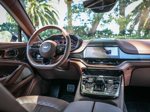 Used 2025 Aston Martin DBX 707 AWD/4WD image 20