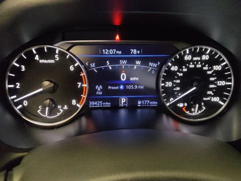 Used 2023 Nissan Altima 2.5 SR w/ SR Premium Package FWD image 23