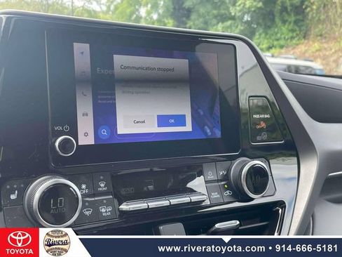 Used 2023 Toyota Highlander XLE AWD/4WD image 26