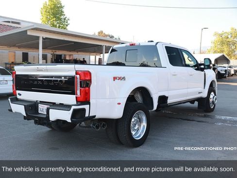 Used 2025 Ford F450 Platinum w/ FX4 Off-Road Package image 6