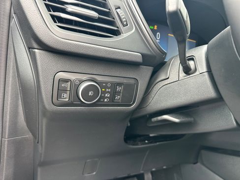 New 2026 Ford Escape SE image 32