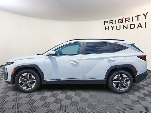 Used 2025 Hyundai Tucson SEL FWD image 7
