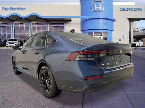 New 2025 Honda Accord SE image 3