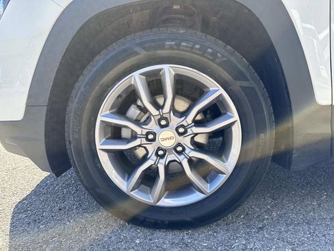 Used 2024 GMC Terrain SLT image 5