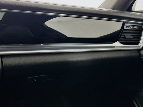 Used 2018 Porsche Panamera 4 AWD/4WD image 16