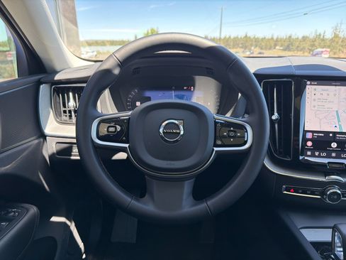 Used 2025 Volvo XC60 B5 Plus w/ Climate Package AWD/4WD image 11