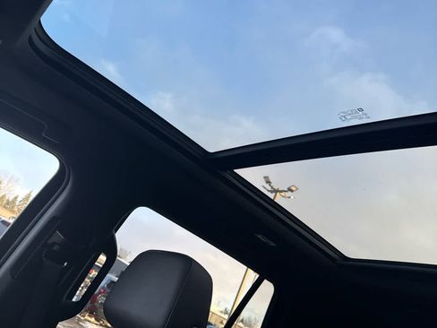 Used 2022 Chevrolet Tahoe Z71 w/ Z71 Off-Road Package image 23