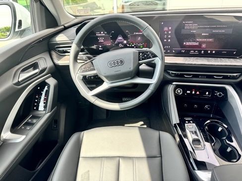 New 2025 Audi Q5 Premium image 11