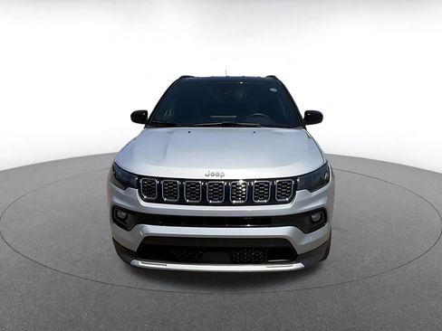 Used 2025 Jeep Compass Limited AWD/4WD image 4