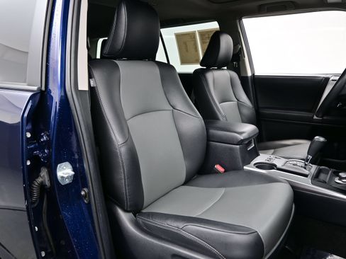 Used 2021 Toyota 4Runner SR5 Premium w/ Moonroof Package AWD/4WD image 14