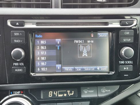 Used 2016 Toyota Prius C Two image 11