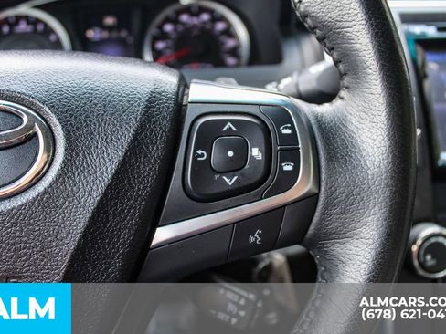Used 2015 Toyota Camry SE w/ Moonroof Package FWD image 22