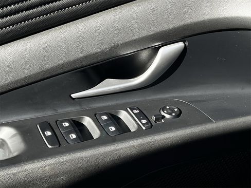 Used 2023 Hyundai Elantra SEL w/ Convenience Package image 21