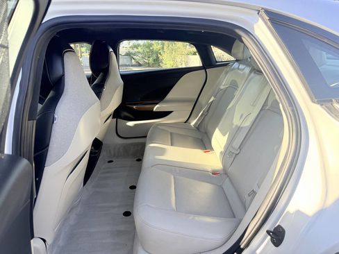 Used 2023 Lucid Air Touring AWD/4WD image 18