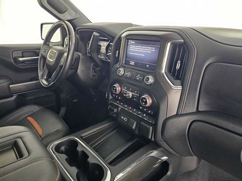 Used 2022 GMC Sierra 1500 AT4 w/ AT4 Premium Package image 11
