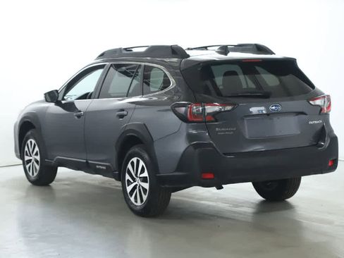 Used 2023 Subaru Outback Premium image 39