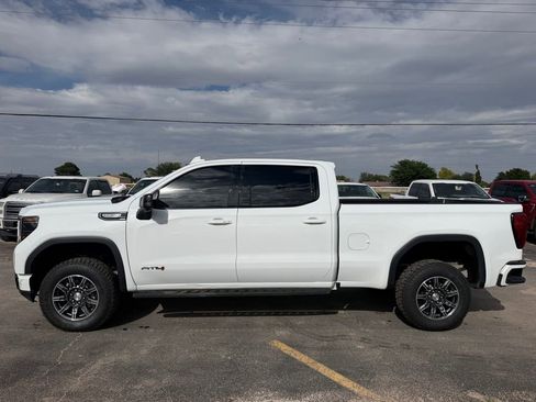 Used 2024 GMC Sierra 1500 AT4 AWD/4WD image 2