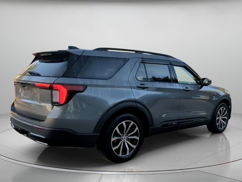 Used 2026 Ford Explorer ST-Line w/ ST-Line Street Pack RWD image 28