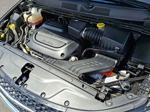 Used 2023 Chrysler Pacifica Touring-L FWD image 26