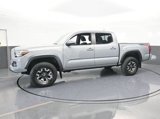 Used 2019 Toyota Tacoma TRD Off-Road video 2