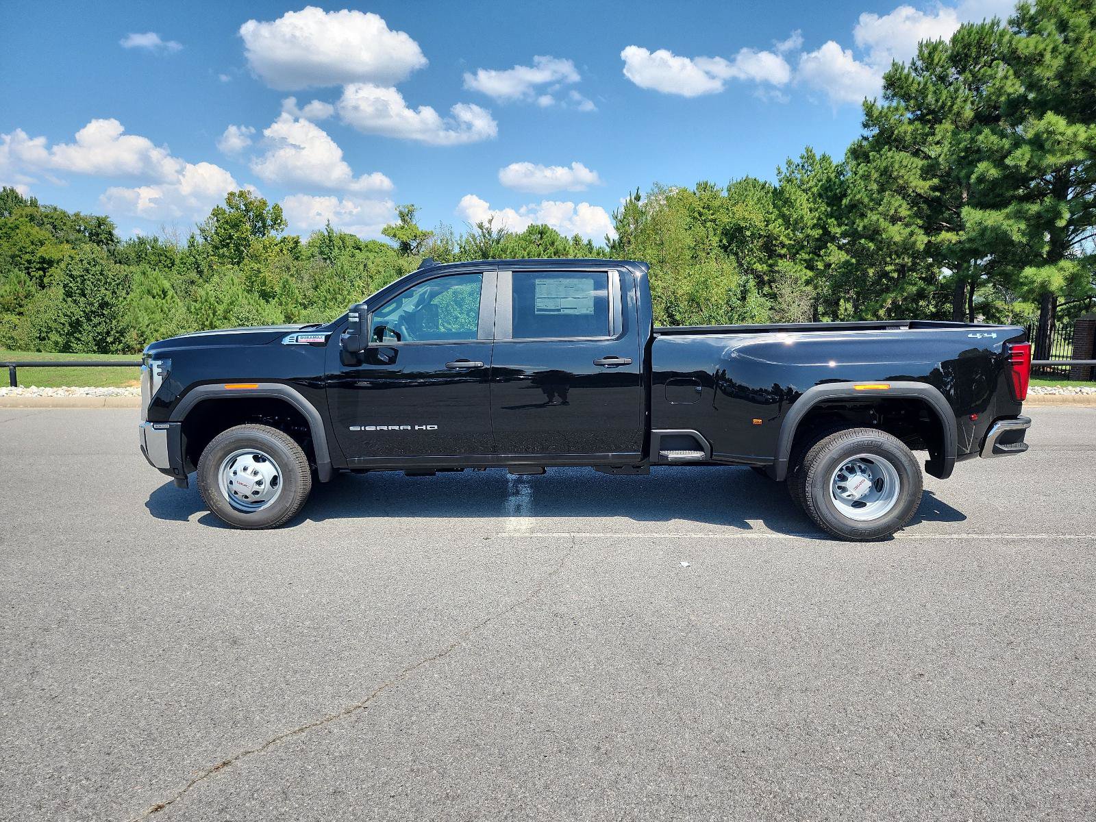 New 2026 GMC Sierra 3500 Pro AWD/4WD image 2