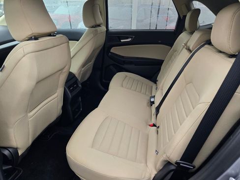 Used 2024 Ford Edge SE image 15
