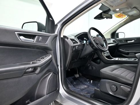 Used 2022 Ford Edge SE AWD/4WD image 4