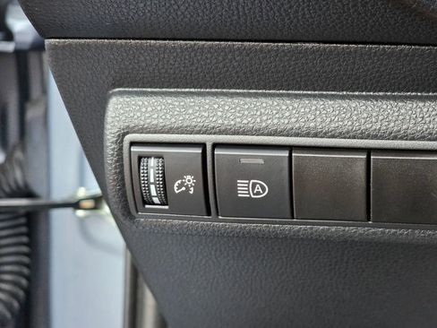 Used 2022 Toyota Corolla SE w/ Carpet Mat Package (TMS) FWD image 37