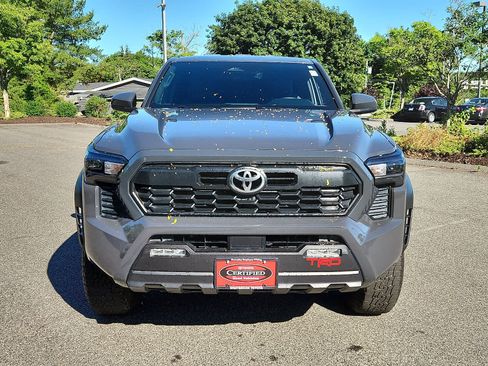 Certified 2025 Toyota Tacoma TRD Off-Road AWD/4WD image 2