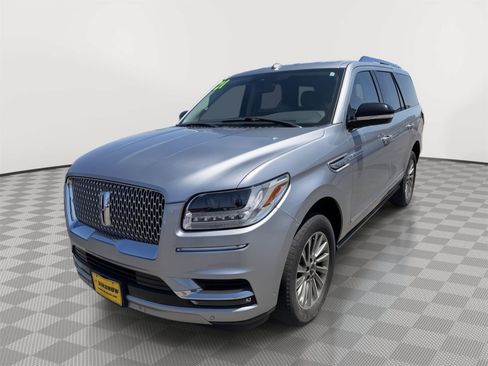Used 2021 Lincoln Navigator 4WD image 2