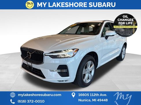 Used 2022 Volvo XC60 B5 Momentum image 3