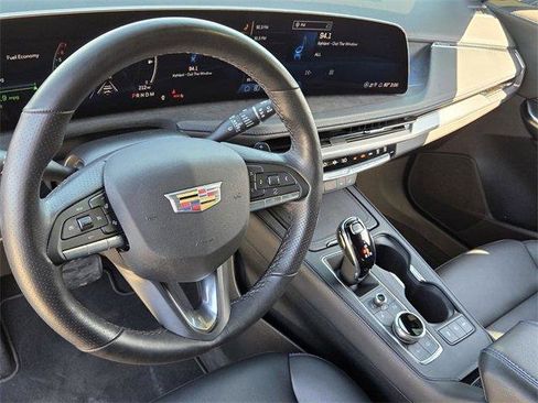 Certified 2025 Cadillac XT4 Sport w/ Cold Weather Package image 15