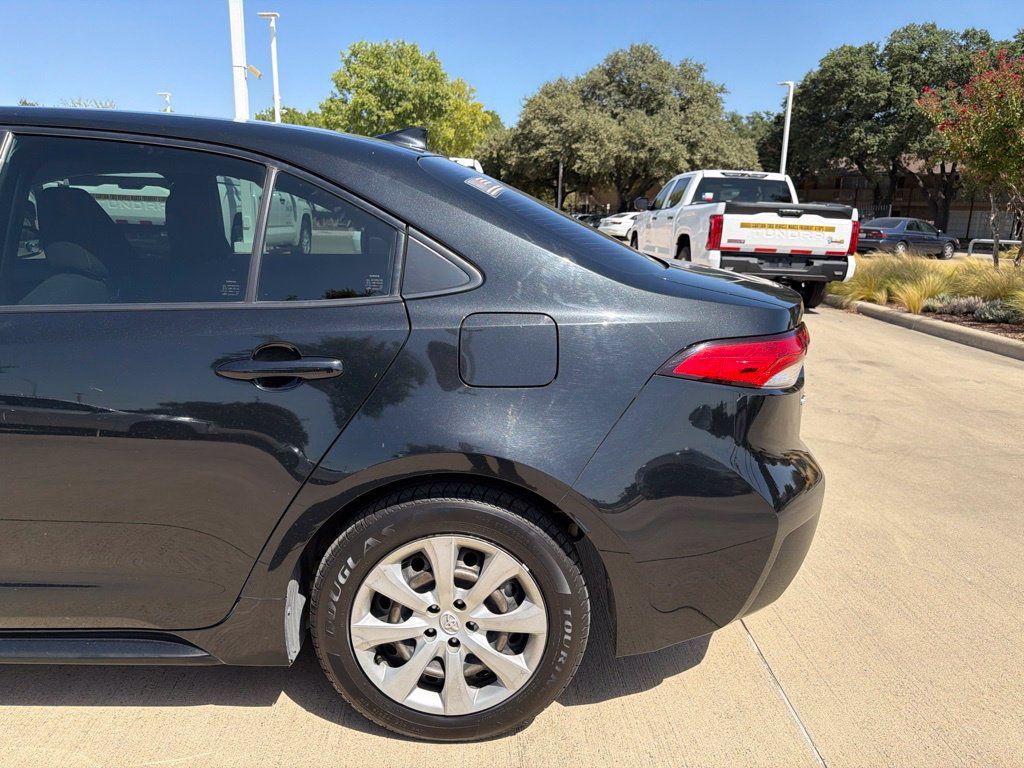 Used 2022 Toyota Corolla LE FWD image 7