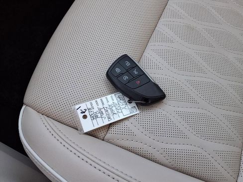 Certified 2022 Buick Envision Avenir w/ Technology Package II image 17