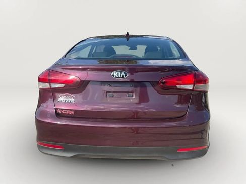 Used 2017 Kia Forte LX image 3