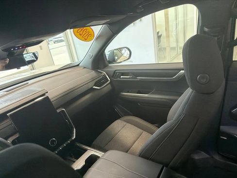 Used 2026 GMC Acadia Elevation w/ Black Edition AWD/4WD image 34