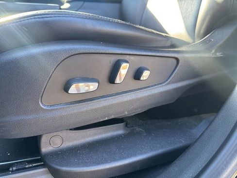 Used 2018 Cadillac XT5 Luxury w/ Driver Awareness Package image 21