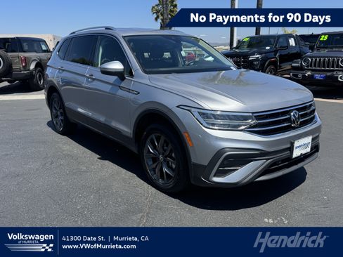 Used 2022 Volkswagen Tiguan SE AWD/4WD image 1